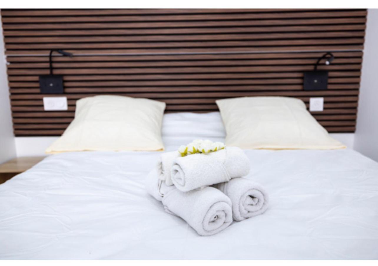 Hotel Du Parc Canal - Stade De France Saint-Denis  Ngoại thất bức ảnh
