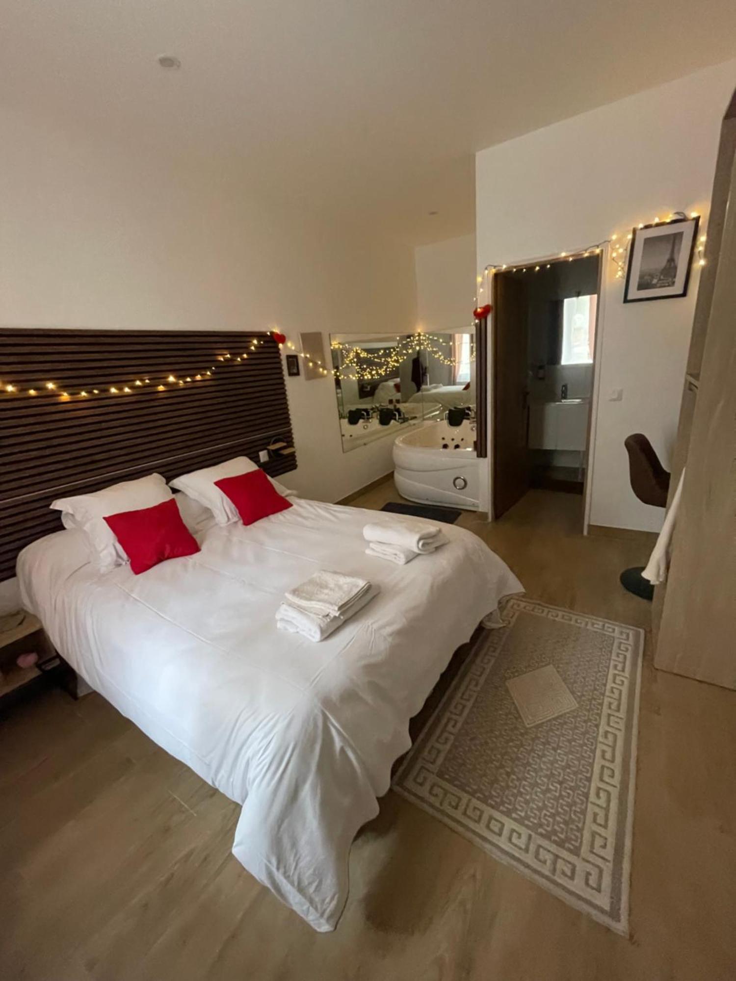 Hotel Du Parc Canal - Stade De France Saint-Denis  Ngoại thất bức ảnh
